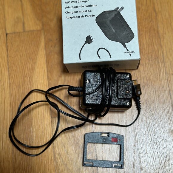 Original 1999 Motorola StarTac 3000 cellular telephone - Picture 4 of 8